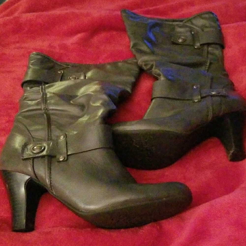 Boots - Picture 1 of 2